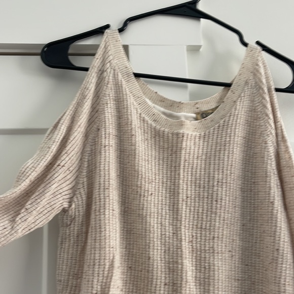 Cold Shoulder Sweater - Picture 3 of 3